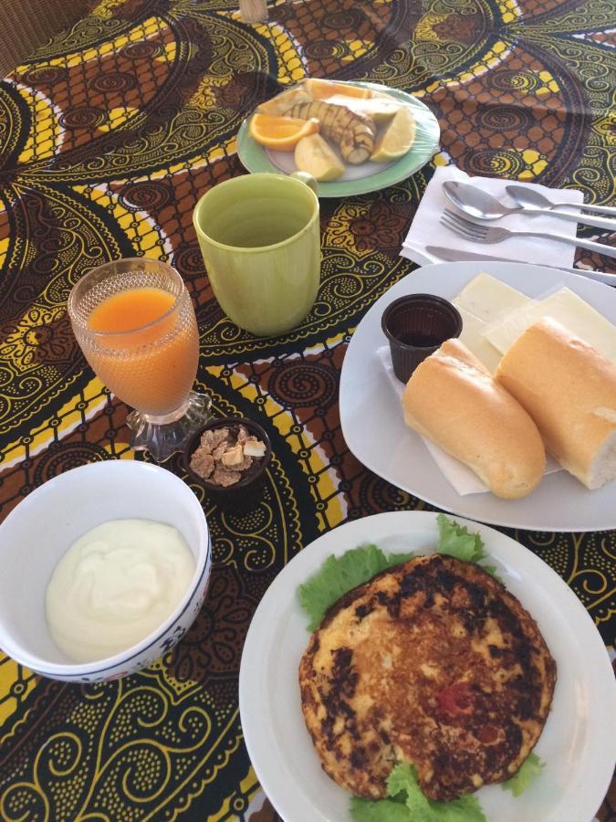 Anns Guesthouse Bakaugambia ภายนอก รูปภาพ