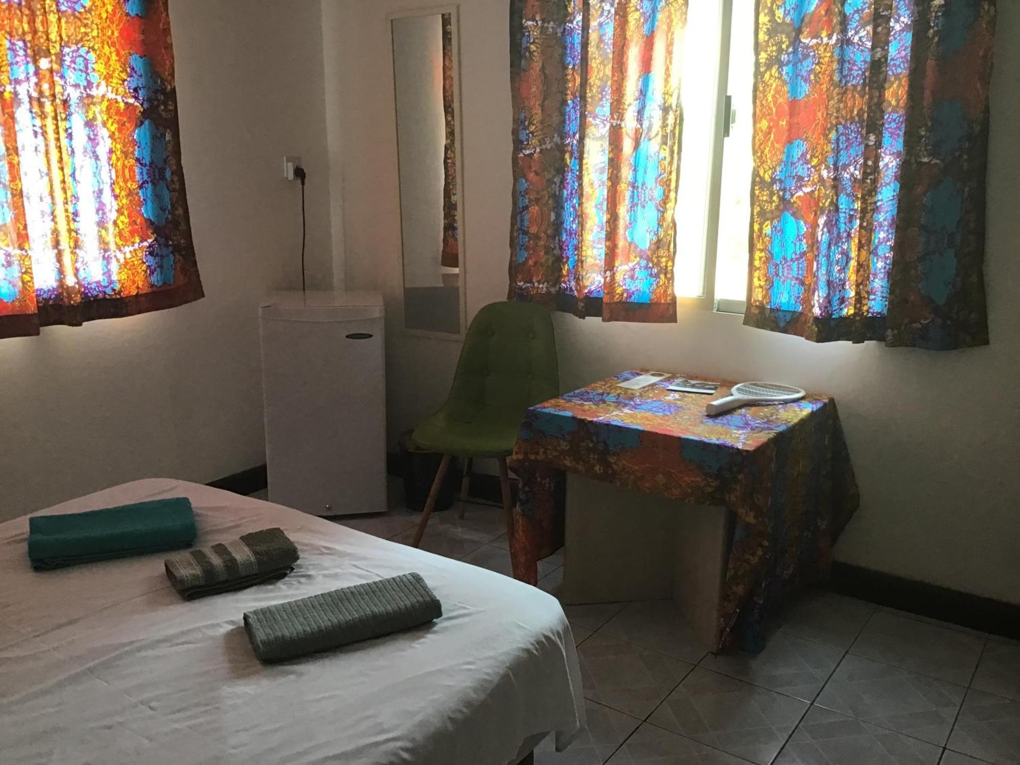Anns Guesthouse Bakaugambia ภายนอก รูปภาพ