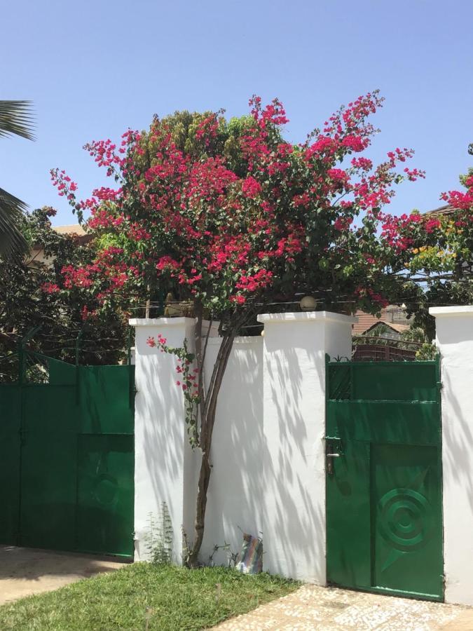 Anns Guesthouse Bakaugambia ภายนอก รูปภาพ