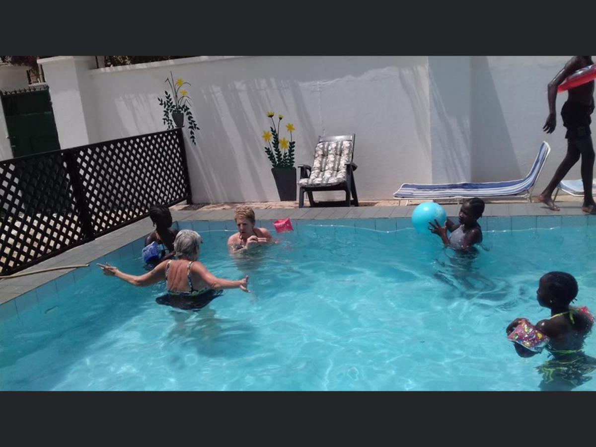 Anns Guesthouse Bakaugambia ภายนอก รูปภาพ