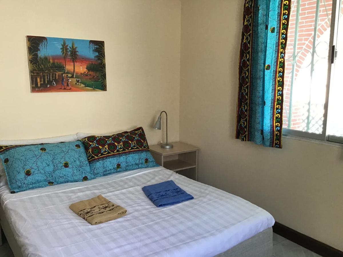 Anns Guesthouse Bakaugambia ภายนอก รูปภาพ